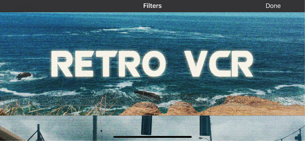 Efeito de filtro VCR retrô sobre um fundo de vídeo de oceano granulado