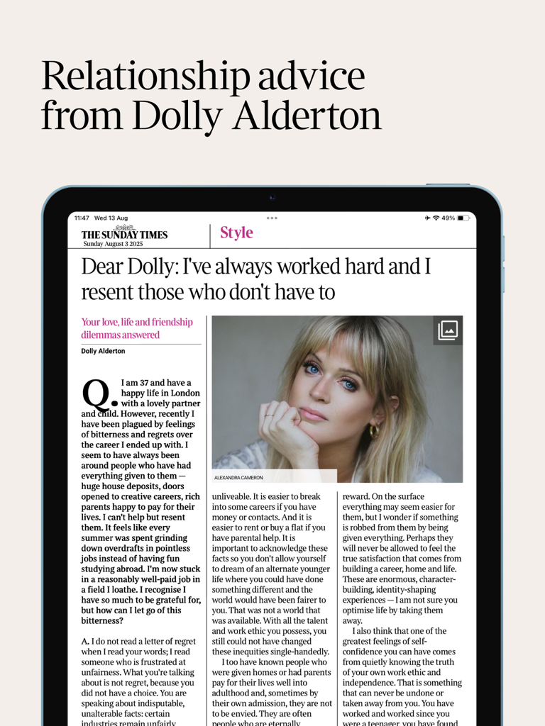 The Times and The Sunday Times - Columna de consejos sobre relaciones de Dolly Alderton en el suplemento Style de The Sunday Times mostrada en un iPad.
