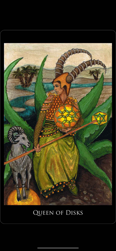 The Rosetta Tarot - La carta del tarot Reina de Discos de la aplicación El Tarot Rosetta, que muestra arte esotérico.