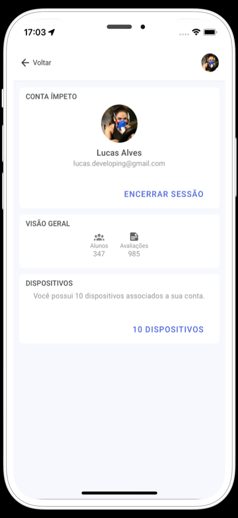 Panel de la aplicación Fitcheck para entrenadores profesionales que muestra estadísticas de clientes y evaluaciones