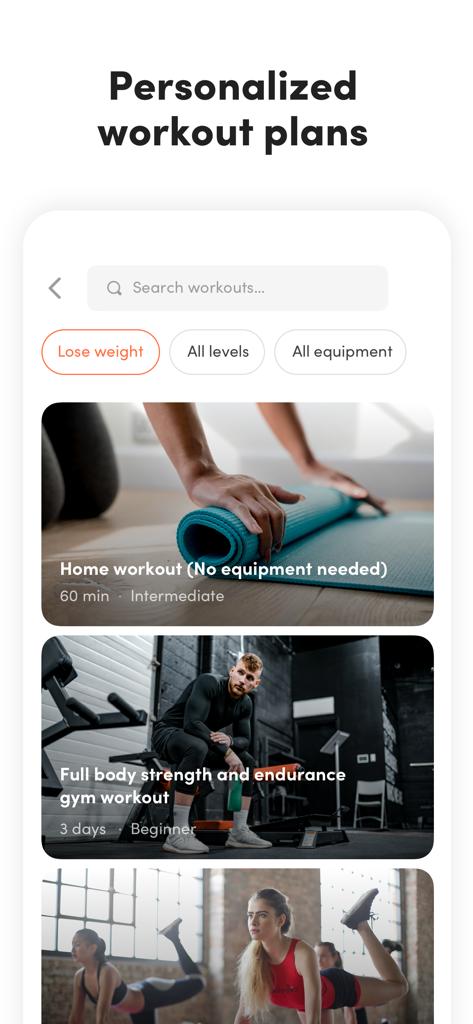 Virtuagym: Fitness & Workouts - Pantalla de la app Virtuagym mostrando una biblioteca de planes de entrenamiento personalizados para el hogar y el gimnasio