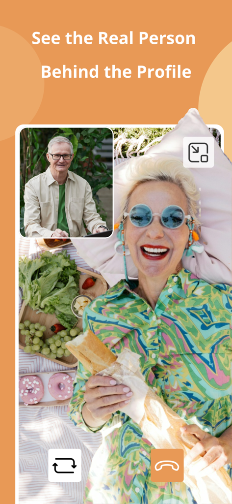 Un'interfaccia di videochiamata sull'app di incontri Family che mostra una donna anziana sorridente e un uomo maturo.