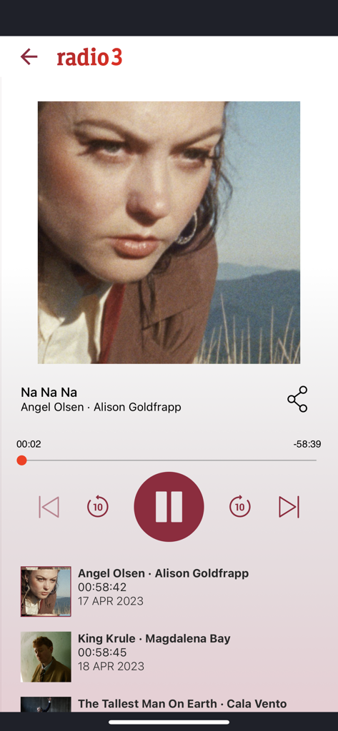 Radio 3 - Reproductor de música de la app Radio 3 mostrando detalles de la canción y controles de reproducción.