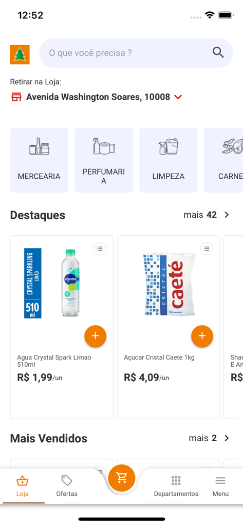Supermercado Pinheiro mobile app interface showing grocery categories and product highlights in Portuguese