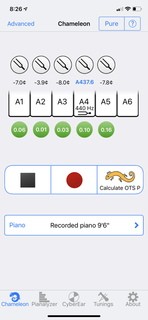 CyberTuner - Interfaz del modo Chameleon de la aplicación profesional de afinación de pianos CyberTuner que muestra análisis de frecuencia y calibración de notas.