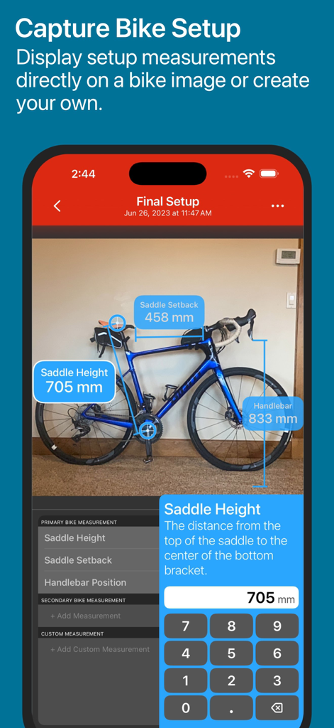 Pantalla del iPhone que muestra mediciones de configuración de la bicicleta como altura del sillín y posición del manillar sobre una imagen de bicicleta de carretera en la aplicación Bike Fast Fit Pro