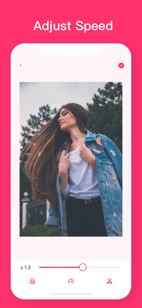 Video Collage App - VidGridアプリのインターフェース。ファッションビデオ用のビデオスピード調整スライダーが表示されている。