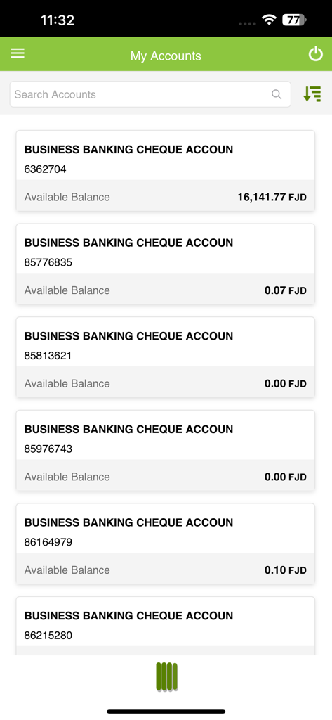 Benutzeroberfläche der BSP Fidschi Mobile Banking App, die eine Liste von Geschäftsgirokonten mit verfügbaren Guthaben in FJD anzeigt.
