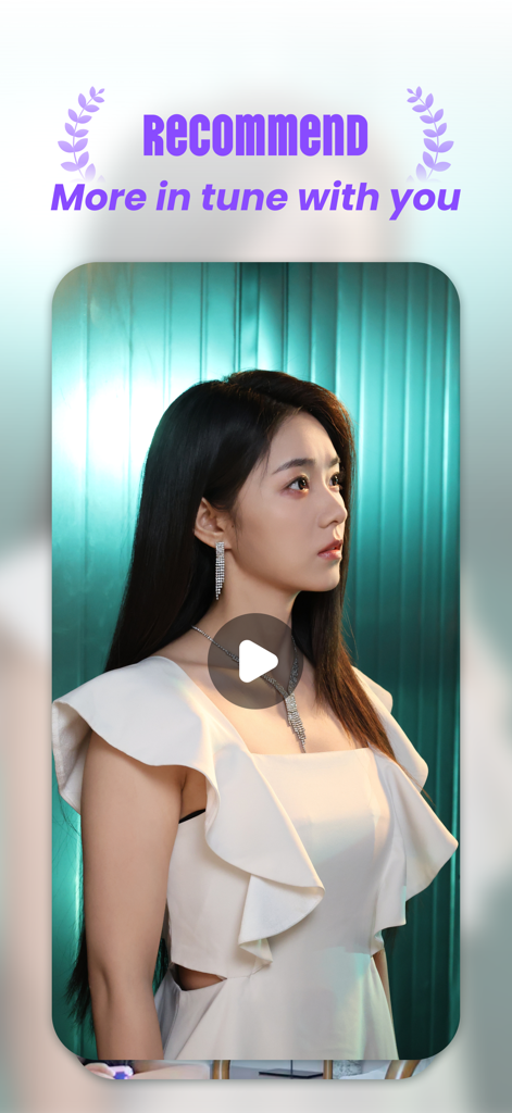 Wolf Drama - Interface do aplicativo Wolf Drama mostrando recomendações personalizadas de micro-dramas com um botão de reprodução em uma miniatura de vídeo.