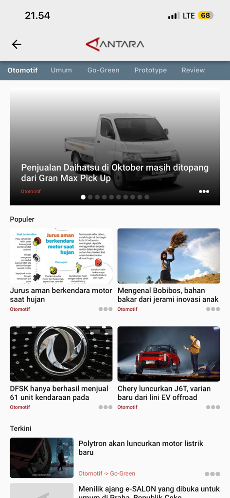 Antaranews - Antaranews mobile app screen showing the automotive news category with various articles about cars and vehicles.
