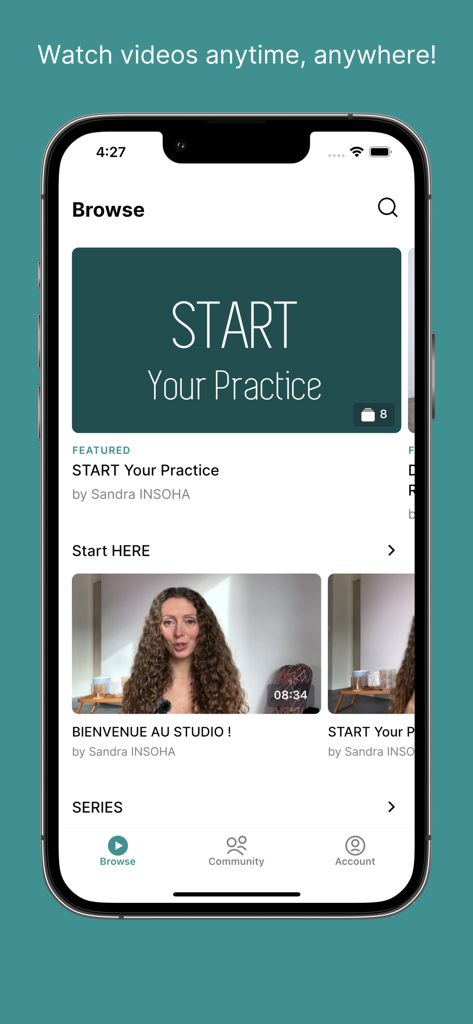 La schermata di navigazione dell'app INSOHA che mostra contenuti video di yoga e benessere in primo piano.