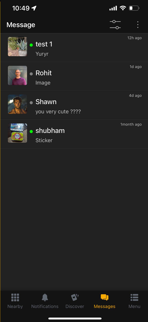 WOOLFR Gay Dating, Chat, Meet - Écran des messages de l'application WOOLFR montrant une liste de conversations avec des profils d'utilisateurs
