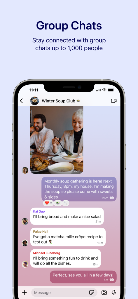 Interface do Signal Private Messenger mostrando um chat em grupo com vários participantes e mídia