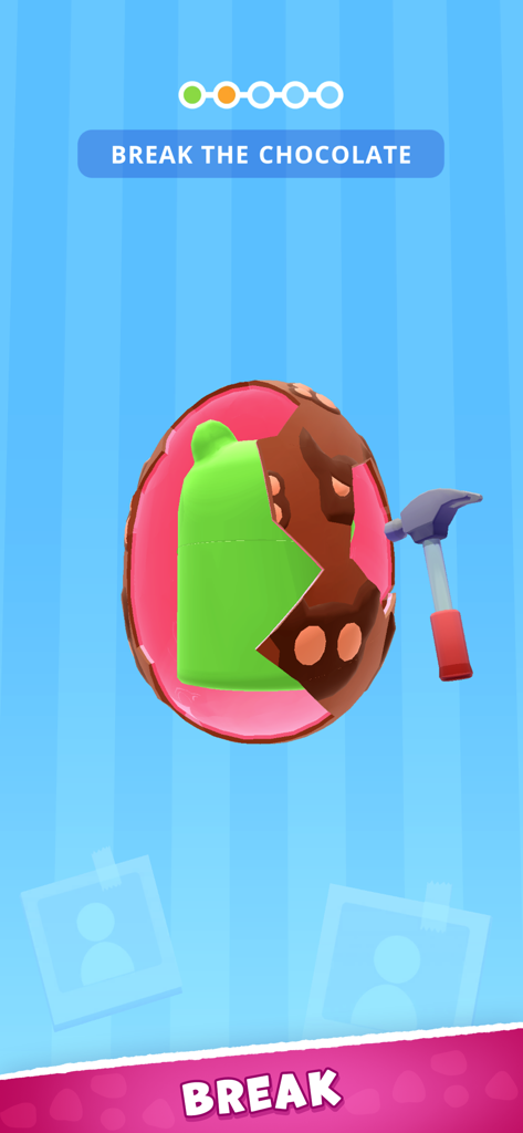 Super Toy 3D - Uma simulação 3D de quebrar um ovo surpresa de chocolate com uma ferramenta de martelo para revelar o recipiente de brinquedo verde dentro.