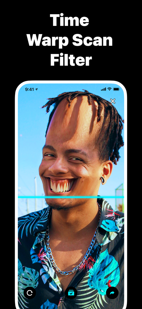 Time Warp Scan - Funny Face - Um homem usando o filtro Time Warp Scan para criar um rosto distorcido engraçado