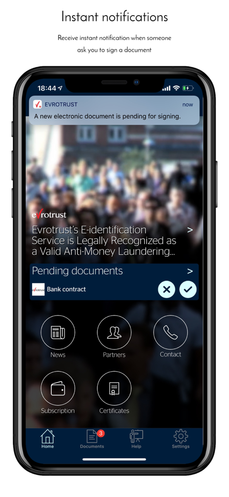 Benutzeroberfläche der Evrotrust Mobile App zeigt eine Push-Benachrichtigung für eine ausstehende elektronische Dokumentensignatur.