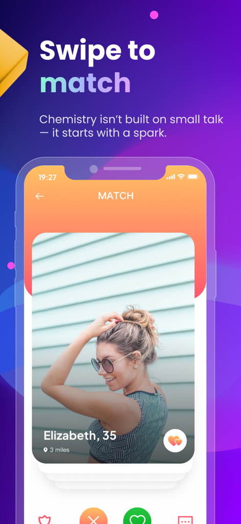 Cougar Dating: Age Gap Love - Cougarly-App-Bildschirm, der die Swipe-to-Match-Oberfläche für Altersunterschied-Dating zeigt
