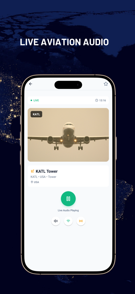 Air Traffic Control: Live ATC - Schermata dello smartphone che mostra l'app Air Traffic Control che riproduce un feed audio live dalla Torre di KATL con un aereo in atterraggio.