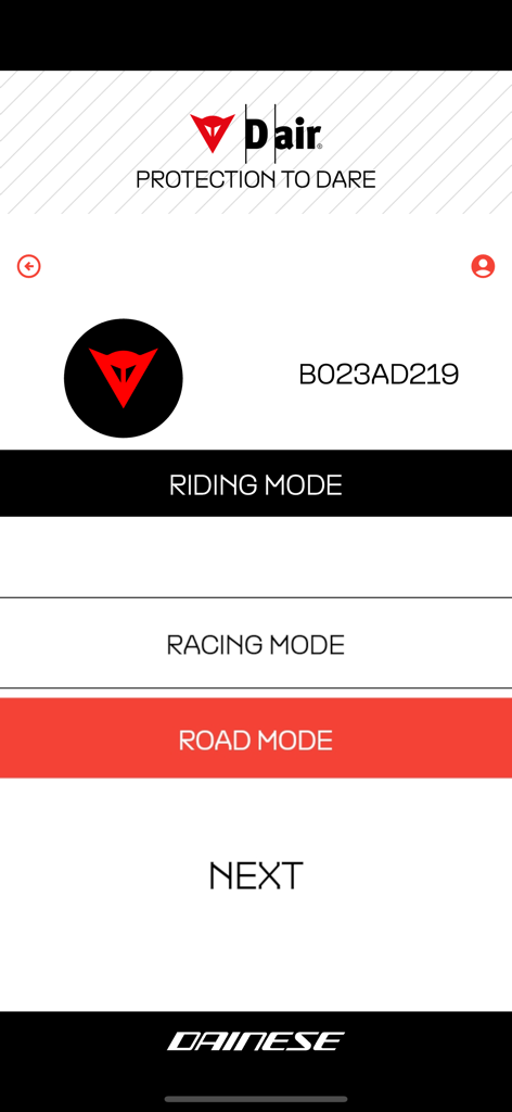 Dainese D-air ® - Dainese D-air App Benutzeroberfläche zur Auswahl zwischen Rennmodus und Straßenmodus.