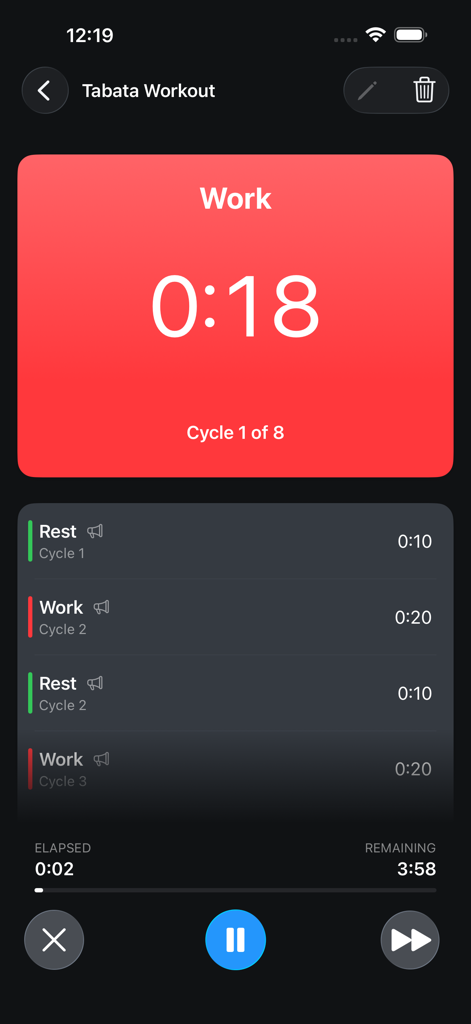 Interfaz de la aplicación Timer+ mostrando un temporizador de intervalos de entrenamiento Tabata con ciclos de trabajo y descanso.