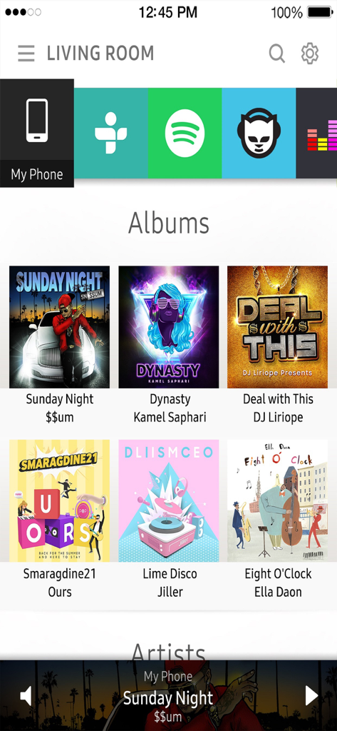 Interfaccia dell'app Samsung Wireless Audio Multiroom che mostra la selezione dell'album del soggiorno e le sorgenti di streaming musicale