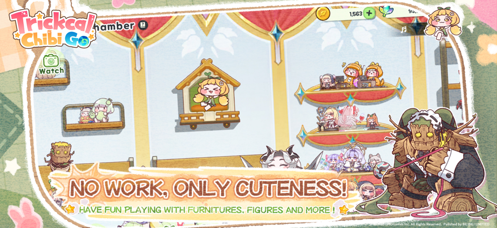 Chibi-Charaktere und gemütliche Möbel in Trickcal Chibi Go mit dem Text Keine Arbeit, nur Niedlichkeit.