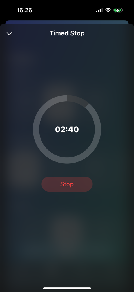 Lull - White Noise For Sleep - Uno screenshot dell'app di rumore bianco Lull che mostra la funzione di arresto temporizzato con un timer di conto alla rovescia circolare.