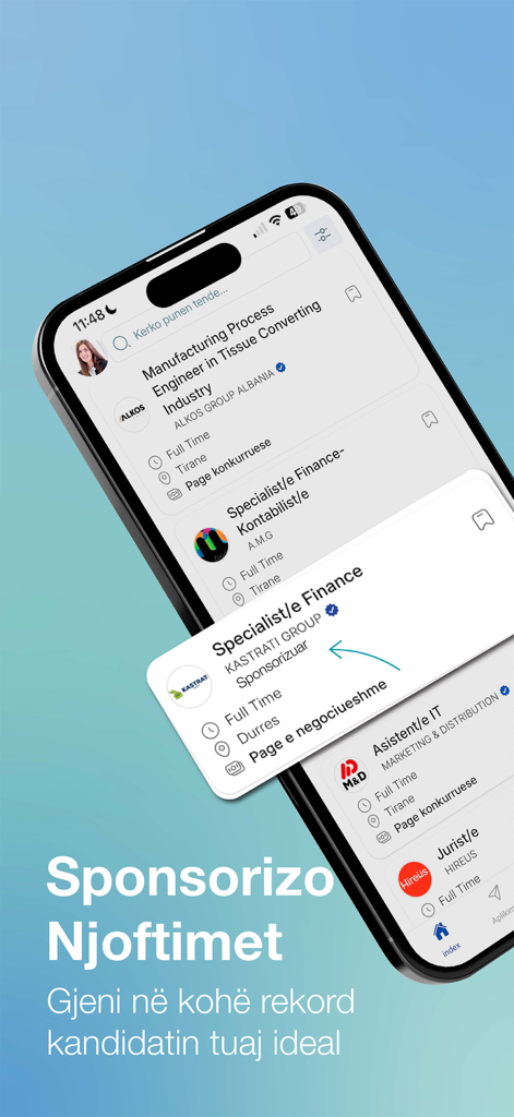 La interfaz de la aplicación móvil Staff.al que muestra varias ofertas de empleo y una publicación de carrera patrocinada.