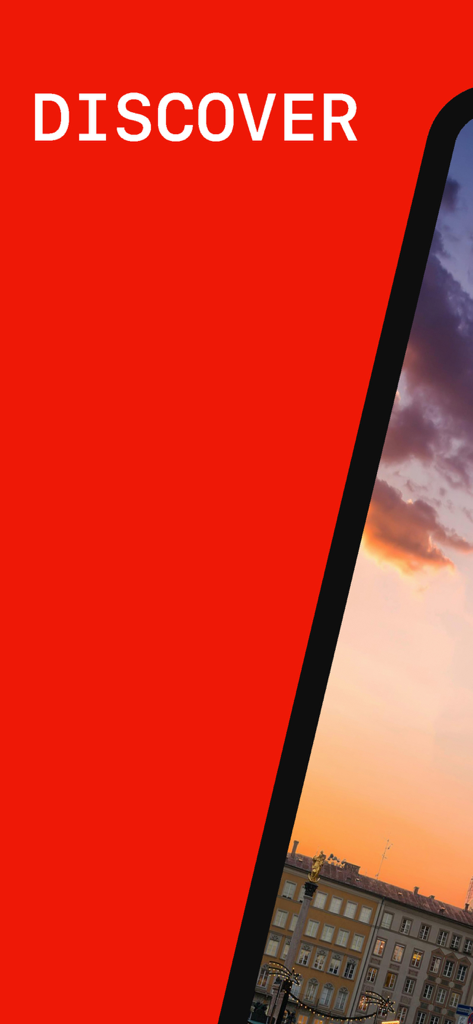 Munich Travel Guide 앱 화면에 도시 건축물 위로 지는 석양이 보이고 빨간색 배경에 DISCOVER라는 단어가 표시됨