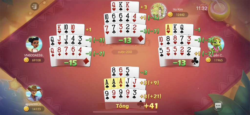 Tiến Lên Miền Nam - Đánh Bài - A gameplay screenshot of the Vietnamese card game Mau Binh showing four players with their card arrangements and scoring results.