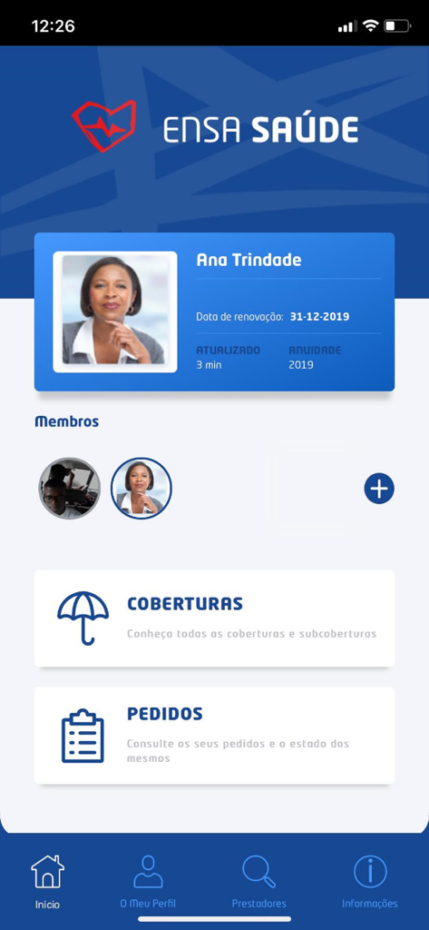 Ensa Saúde - Tela inicial do aplicativo Ensa Saude mostrando informações do perfil do usuário, lista de membros da família e opções de menu para cobertura de seguro de saúde e sinistros.