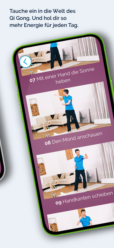 Interfaz de aplicación móvil que muestra una lista de tutoriales en video de Qi Gong con nombres de ejercicios e imágenes de vista previa