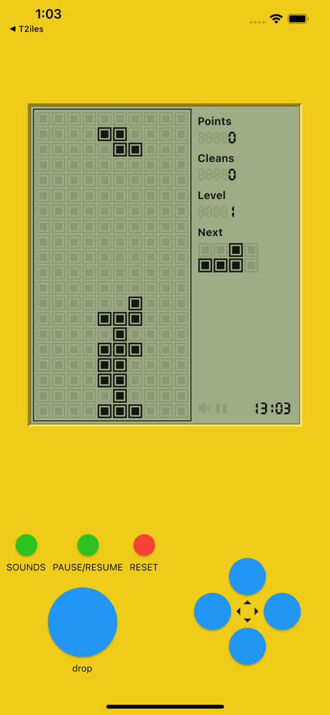 俄罗斯方块-小游戏 - Classic block puzzle game on a yellow handheld console style interface with blue controls.