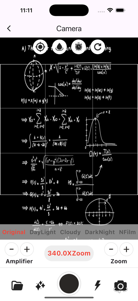 Ultra Zoom Camera 1000x - Mobile App-Oberfläche mit 340-fachem Zoom auf mathematischen Formeln