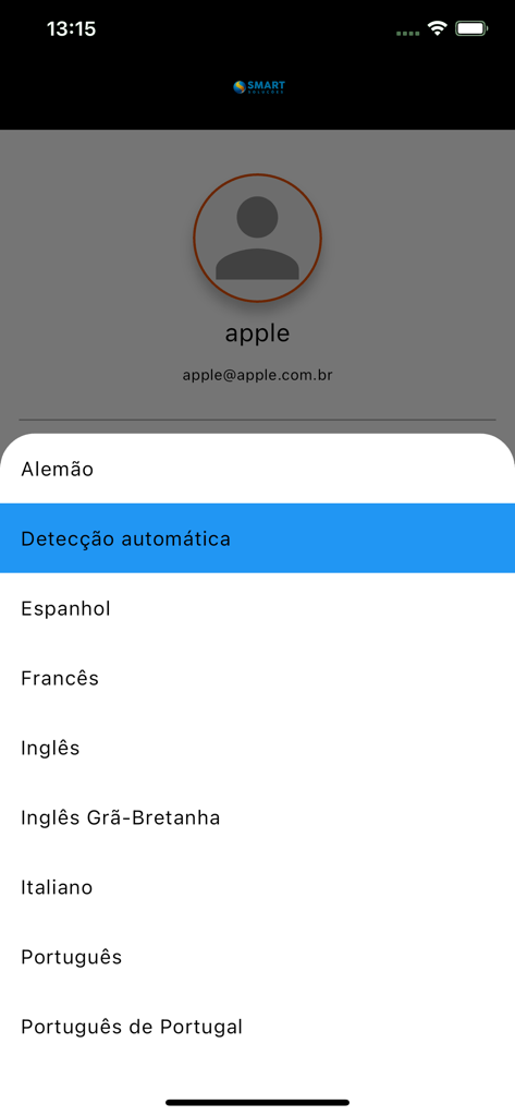 SmartPlay - Language selection menu in the SmartPlay IPTV app showing options like Portuguese and English.