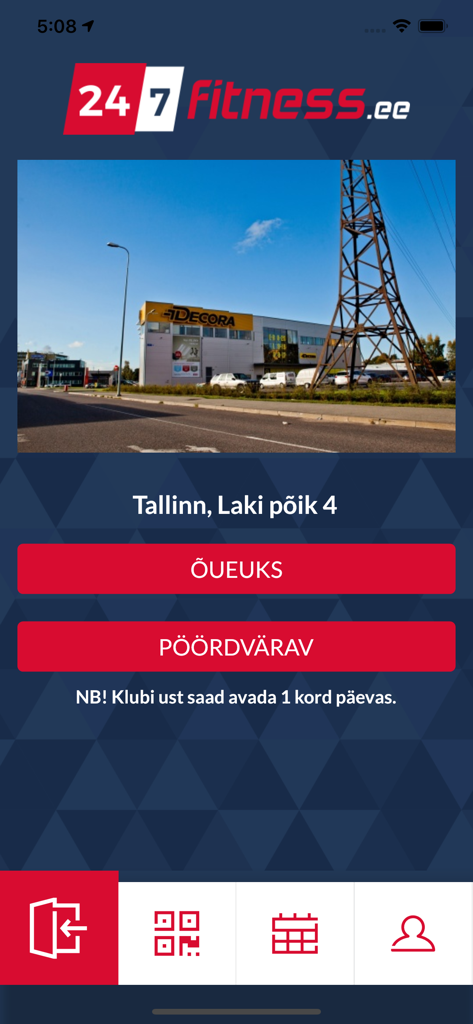 Interface mobile de l'application 24-7 Fitness montrant les boutons d'accès à distance aux portes et aux tourniquets pour une salle de sport située à Tallinn