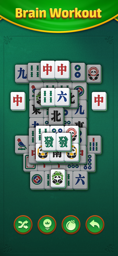 Una pantalla de juego de solitario Mahjong con azulejos grandes y el título 'Entrenamiento Cerebral' sobre un fondo verde.