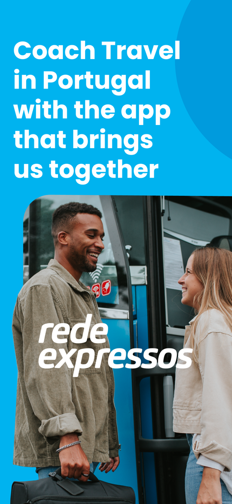 Rede Expressos - Two young people smiling while standing next to a Rede Expressos coach bus