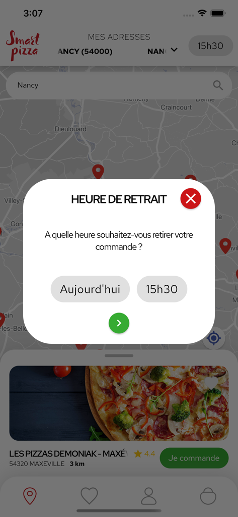 Smart Pizza - Smart Pizza app interface showing a popup to schedule the order pickup time on a map with pizza distributor locations.