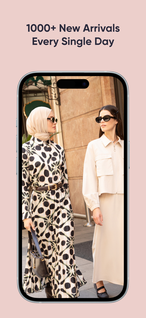 Screenshot dell'app Modanisa che mostra stili di moda modesta di tendenza e nuovi arrivi giornalieri