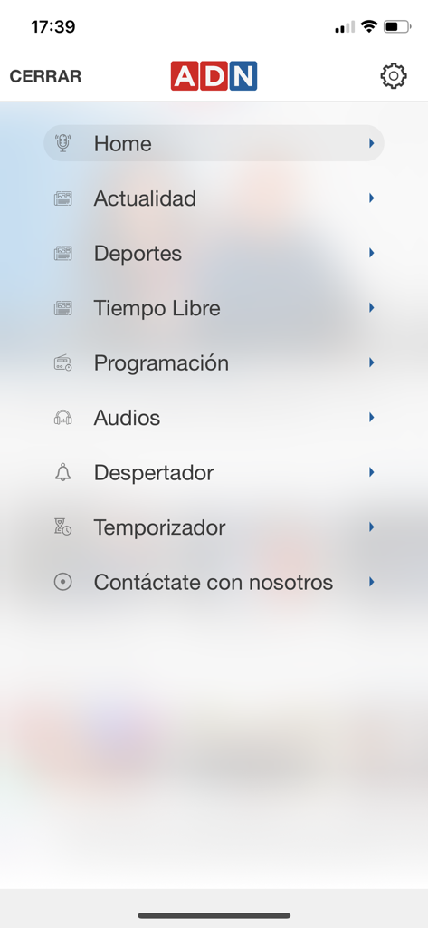 ADN Radio para iPhone - Menú de navegación principal de la aplicación ADN Radio que muestra secciones de noticias, deportes y programación.