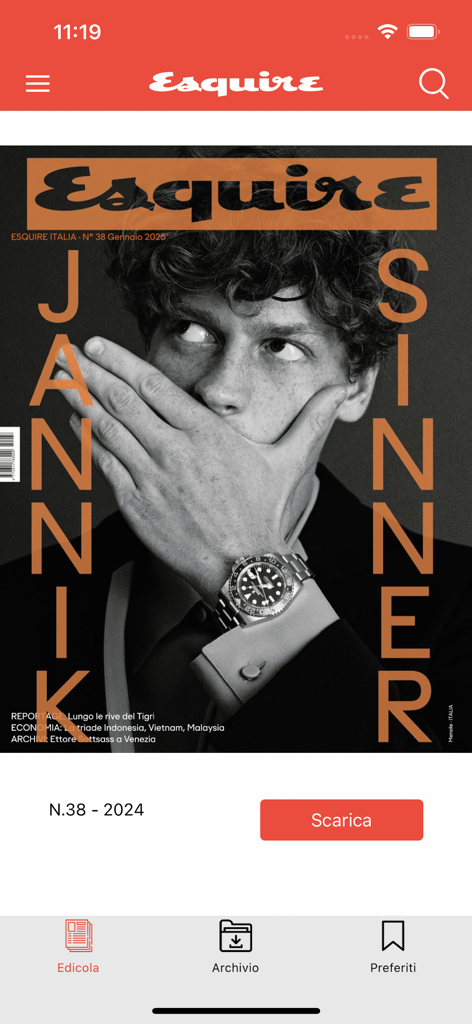 L'app mobile Esquire Italia mostra la copertina di una rivista con la star del tennis Jannik Sinner.