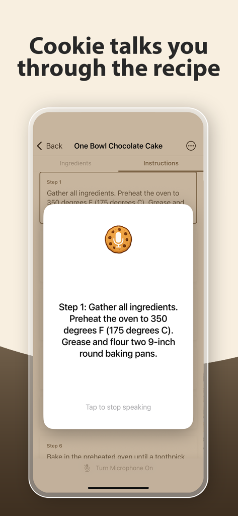 Cookie Voice Recipes - Pantalla de smartphone que muestra la aplicación Cookie proporcionando instrucciones paso a paso guiadas por voz para una receta de pastel de chocolate.
