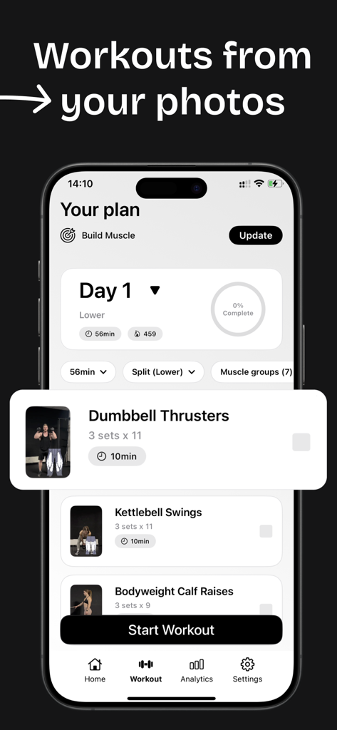 Interfaccia dell'app uFit AI che mostra un piano di allenamento personalizzato di 30 giorni per la costruzione muscolare, includendo esercizi specifici e un pulsante per iniziare l'allenamento.