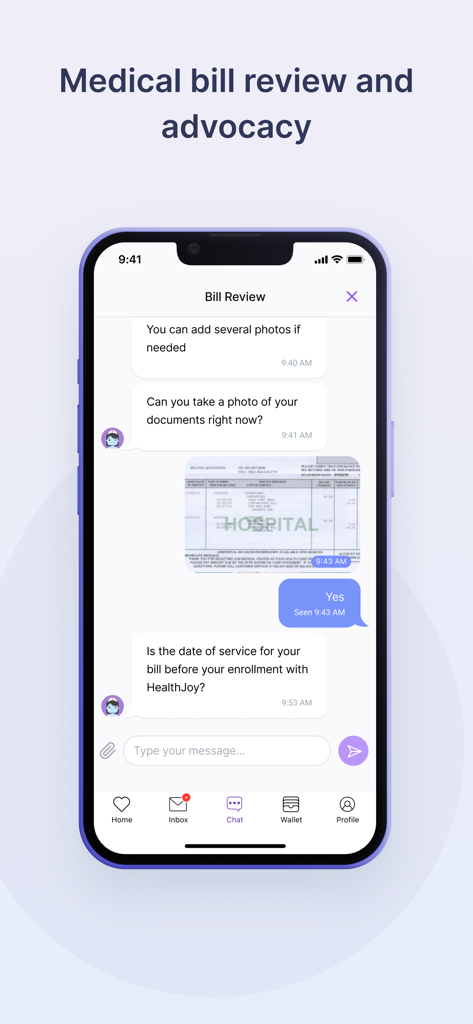 HealthJoy - HealthJoyアプリのチャットインターフェイスに、医療費請求書のレビューとアドボカシーサービスが表示されています。