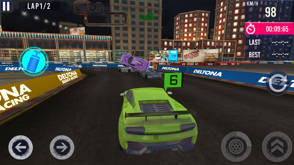 Daytona Beach Racing - Un superdeportivo verde compitiendo por una pista urbana por la noche en el juego móvil Daytona Beach Racing.