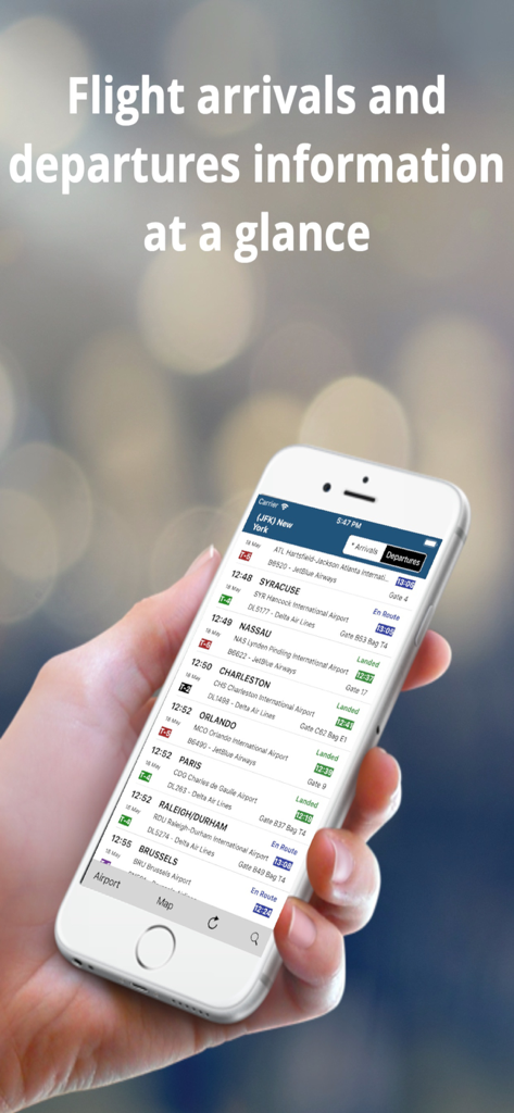 JFK Airport Flight Information - Una mano sosteniendo un iPhone que muestra una lista de llegadas de vuelos en vivo y actualizaciones de estado para el Aeropuerto JFK
