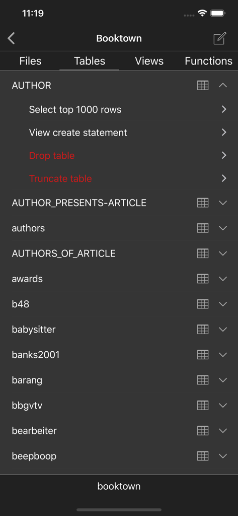 Uma lista de tabelas de banco de dados e opções de gerenciamento no aplicativo móvel Cliente Postgres por SQLPro.