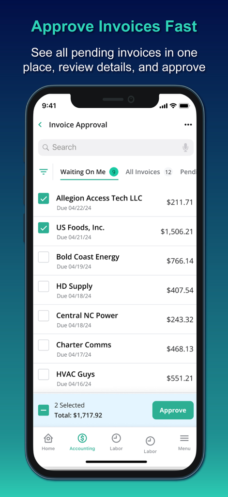 Inn-Flow Mobile - Panel de la aplicación Inn-Flow Mobile que muestra una lista de facturas pendientes del hotel con opciones para seleccionarlas y aprobarlas
