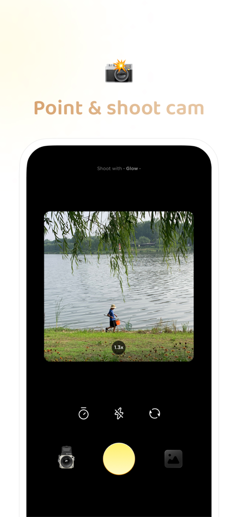Interface de l'application Buttercam illustrant la fonction appareil photo automatique avec une photo d'un enfant au bord d'un lac.